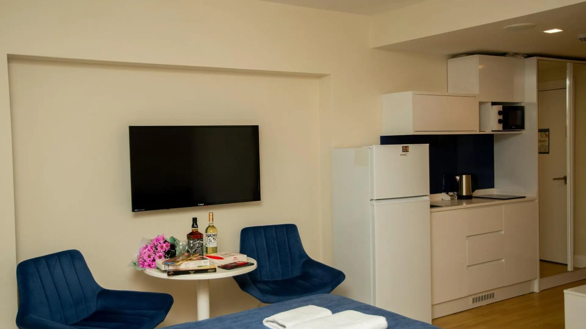 Hotel Spend Your Time In Batumi In Orbi City N1