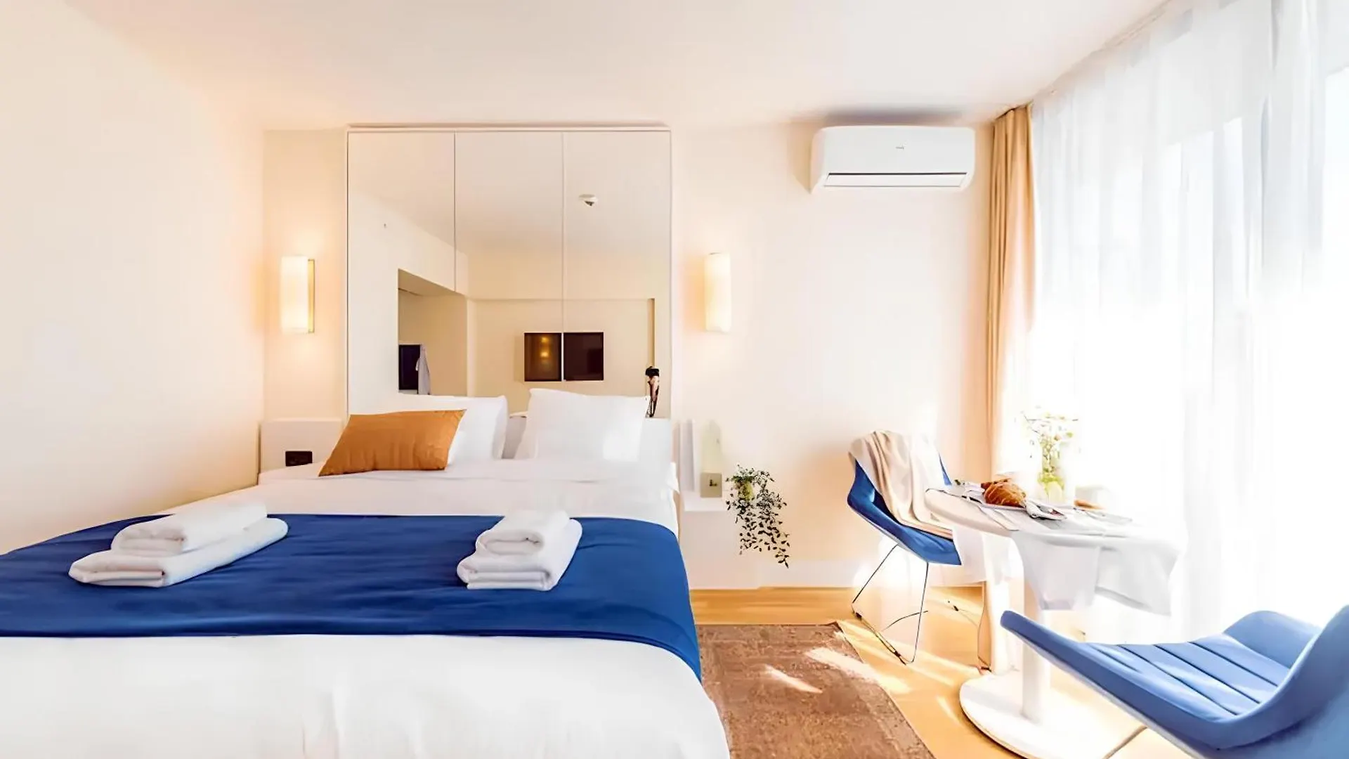 Spend Your Time In Batumi In Orbi City N1 Апарт-отель